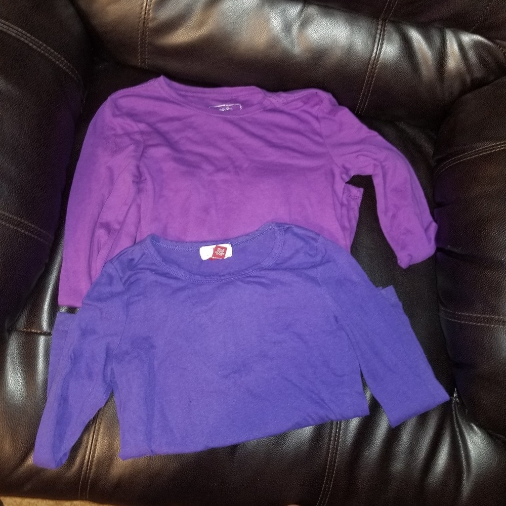 2 girls long sleeve shirts